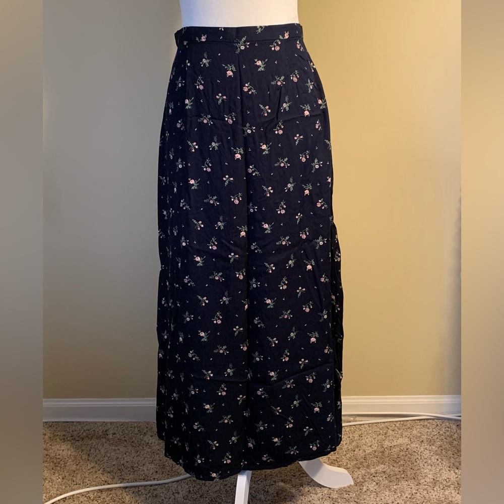 EUC Skirt: Maxi, Floral on Navy, Side Zip, A-Line, Vintage